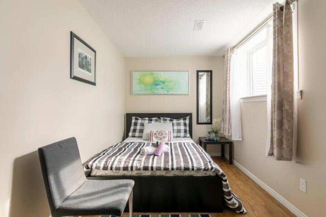 Self Check-In Spacious Apartment With Full Kitchen 渥太華 外观 照片