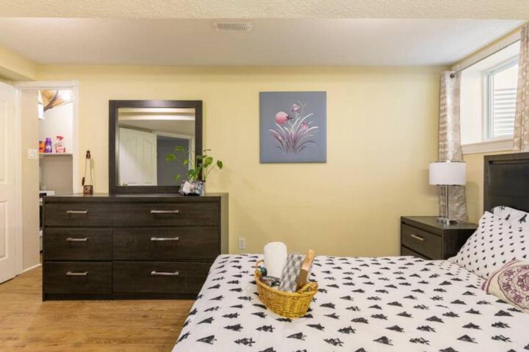 Self Check-In Spacious Apartment With Full Kitchen 渥太華 外观 照片