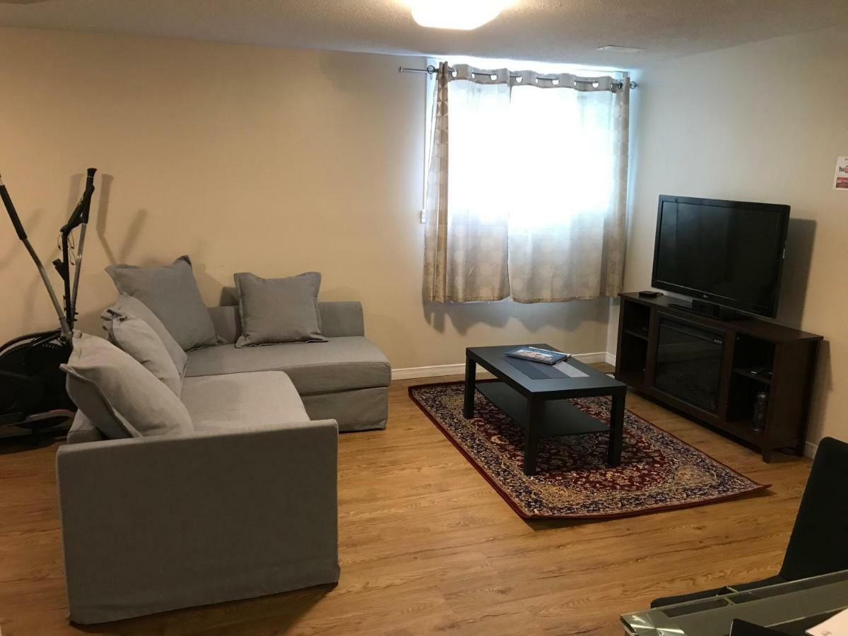 Self Check-In Spacious Apartment With Full Kitchen 渥太華 外观 照片